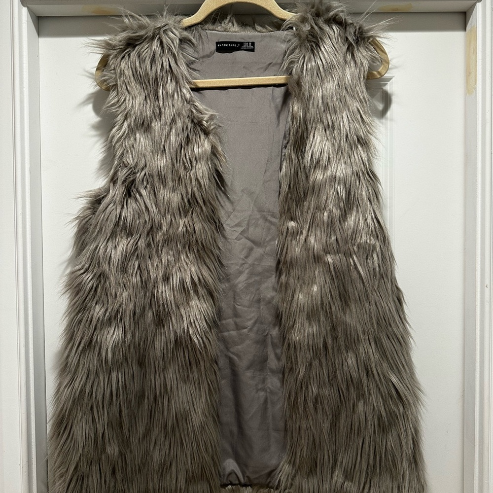 Black Tape Faux Fur Vest in Gray